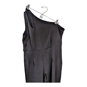Elegant Black One-Shoulder Jumpsuit